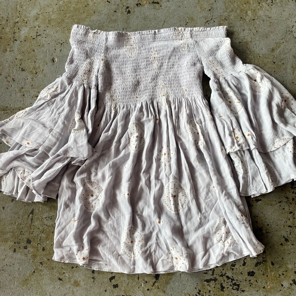 Illa Illa Off Shoulder Smocked Flowy Sleeve Grey Floral Cottage Boho Dress Med - Picture 8 of 8